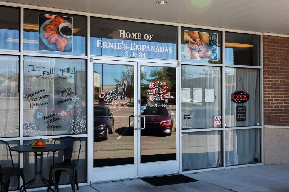 EJ 2Step Caterers and Café